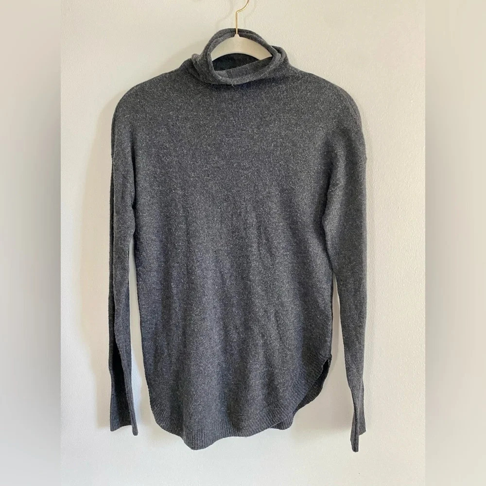 RW&Co Wool Blend Grey  Speckled Turtleneck Sweater Size Small